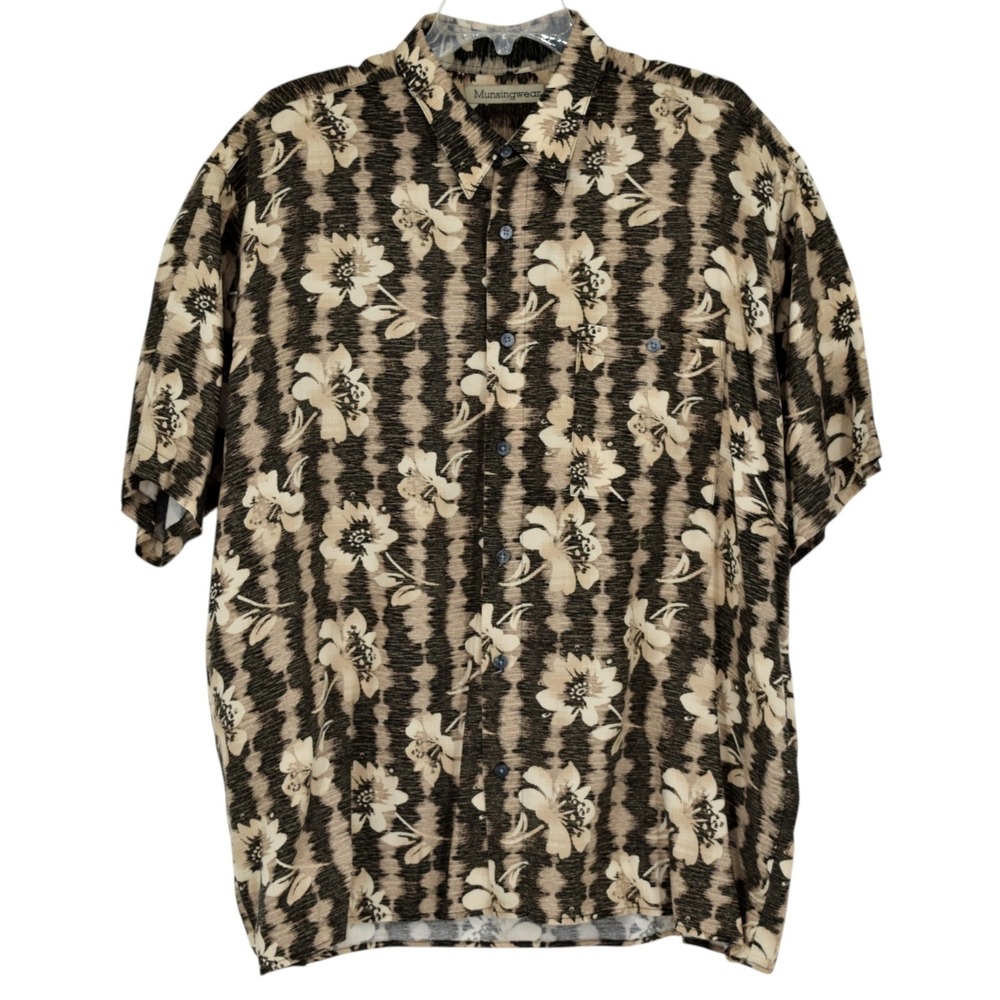 Vintage Munsingwear Mens Hawaiian Shirt XL Rayon Floral Flamestitch Aloha Camp